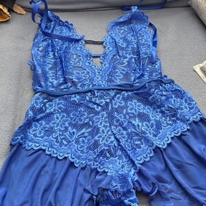 Elegant Blue Lace Sleepwear